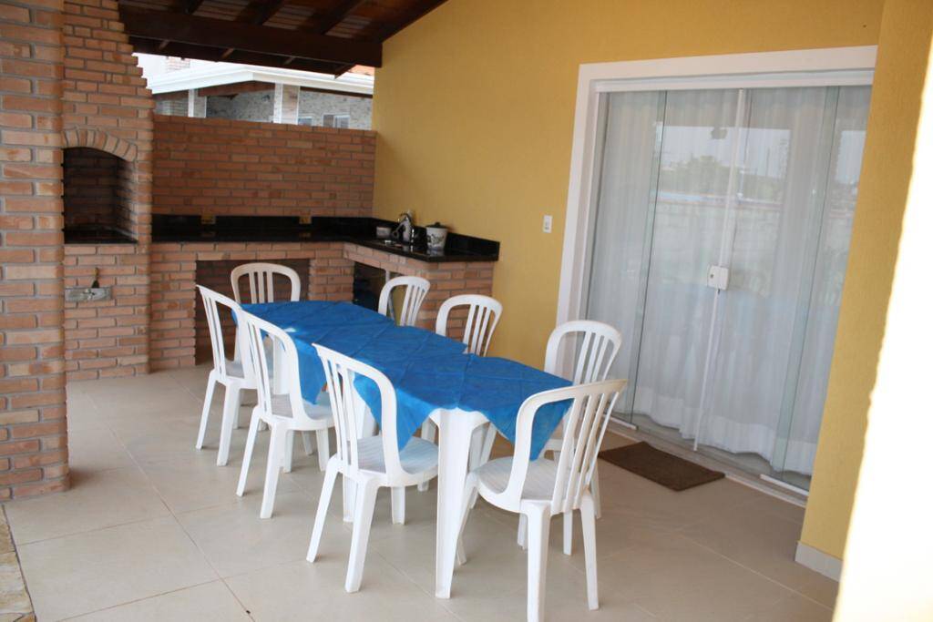 Casa à venda com 3 quartos, 141m² - Foto 2