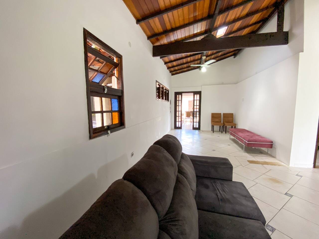 Casa à venda com 5 quartos, 300m² - Foto 17