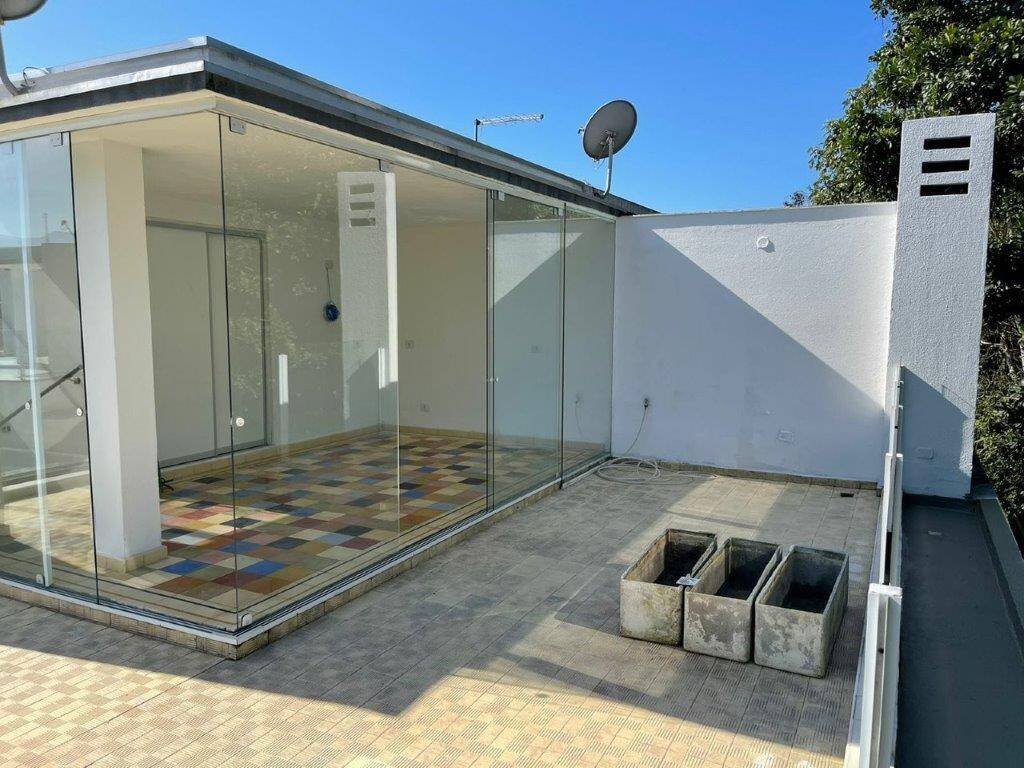 Casa à venda com 4 quartos, 225m² - Foto 3