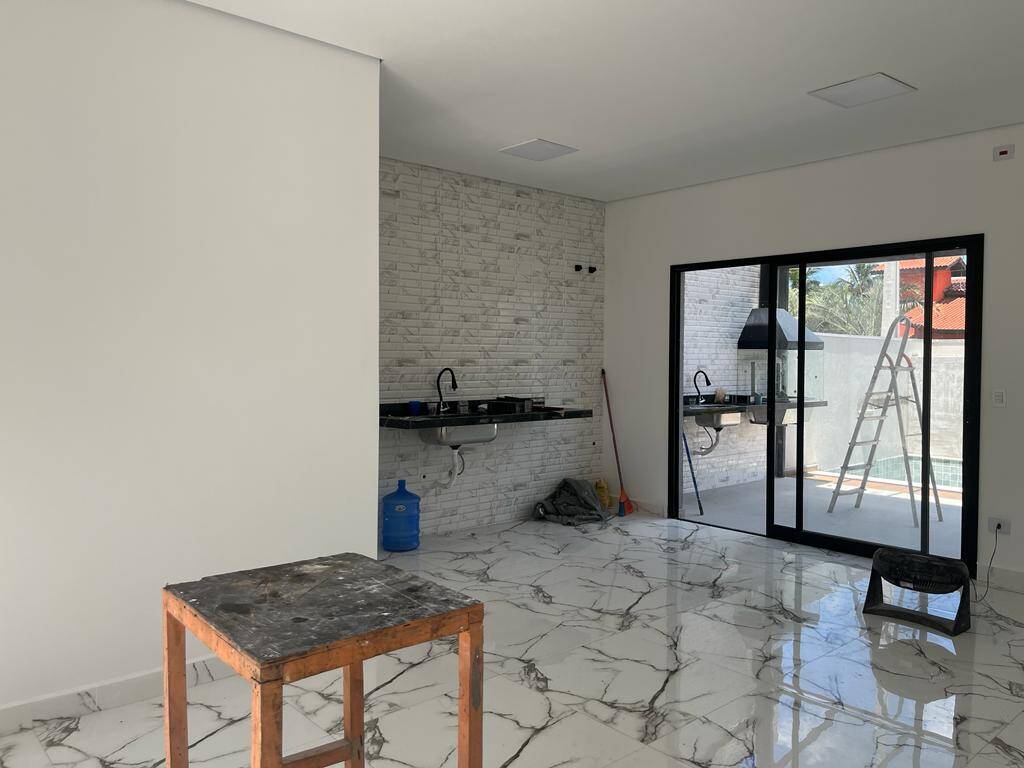 Casa à venda com 3 quartos, 135m² - Foto 2