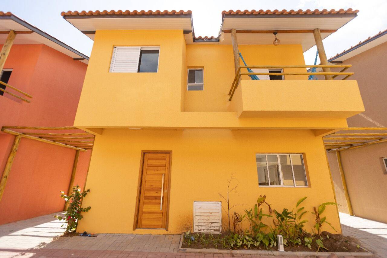 Casa à venda com 3 quartos, 186m² - Foto 1