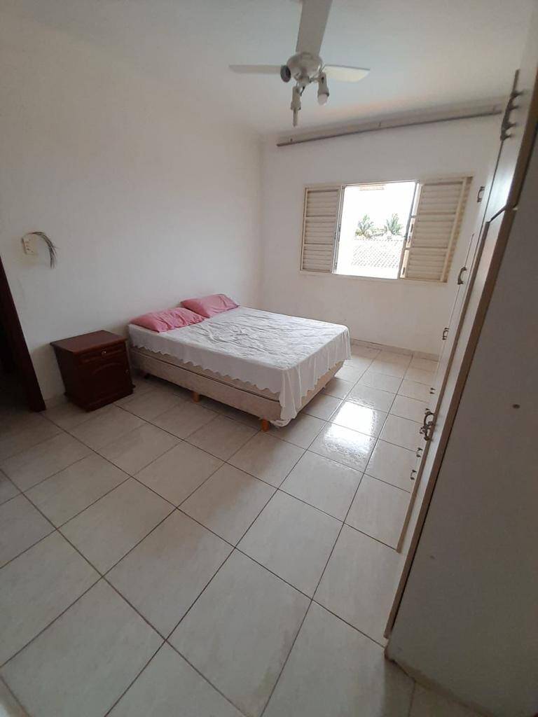 Casa à venda com 3 quartos, 250m² - Foto 11