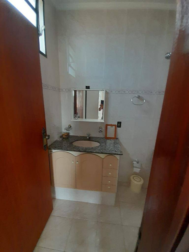 Casa à venda com 3 quartos, 250m² - Foto 16