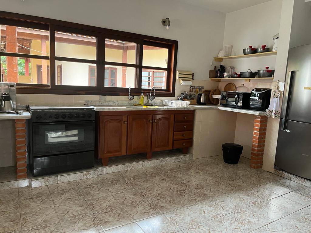 Casa à venda com 6 quartos, 300m² - Foto 27