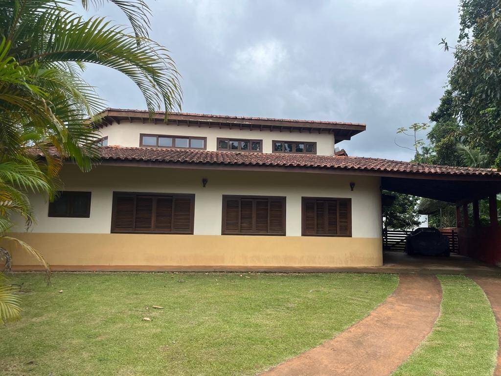 Casa à venda com 6 quartos, 300m² - Foto 1