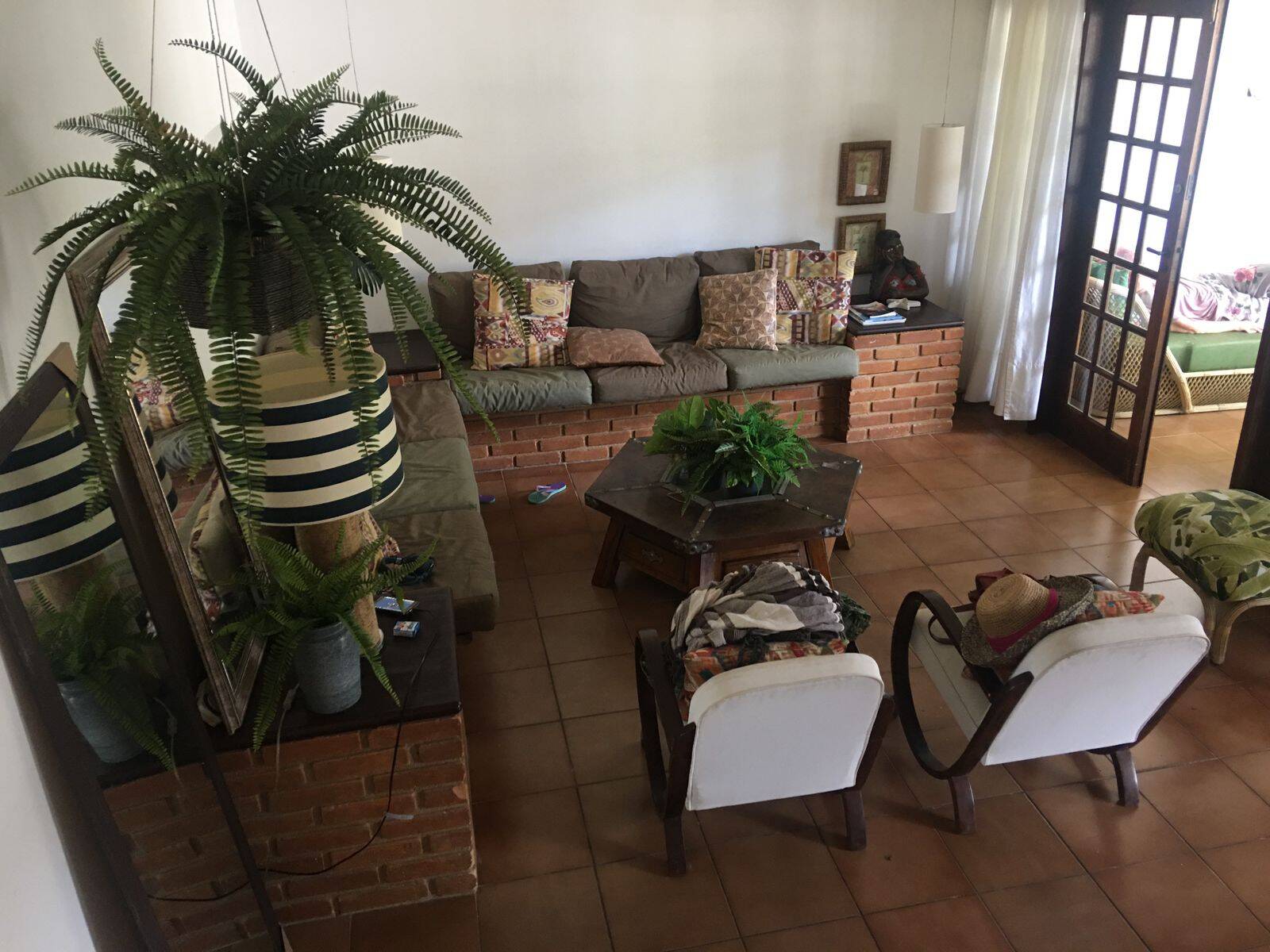 Casa à venda com 3 quartos, 184m² - Foto 1