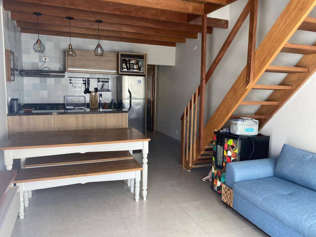 Casa à venda com 2 quartos, 60m² - Foto 1