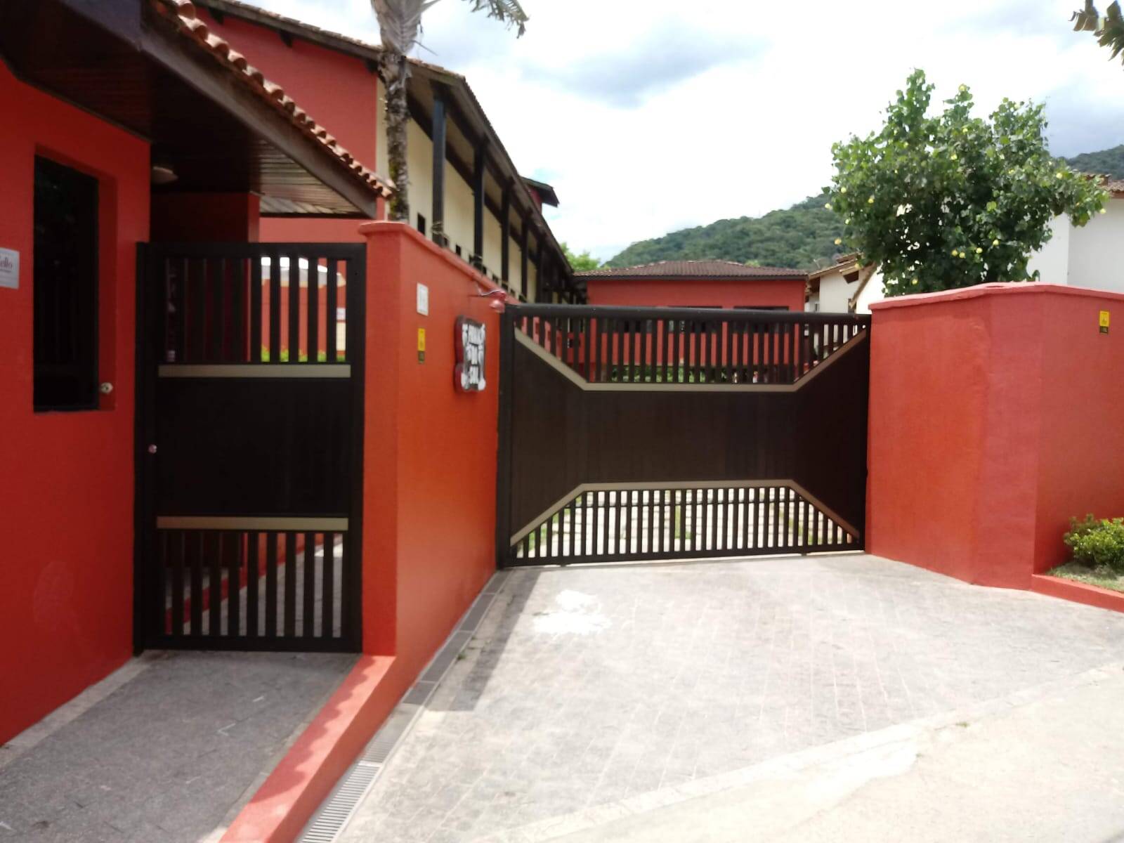 Casa à venda com 2 quartos, 55m² - Foto 1